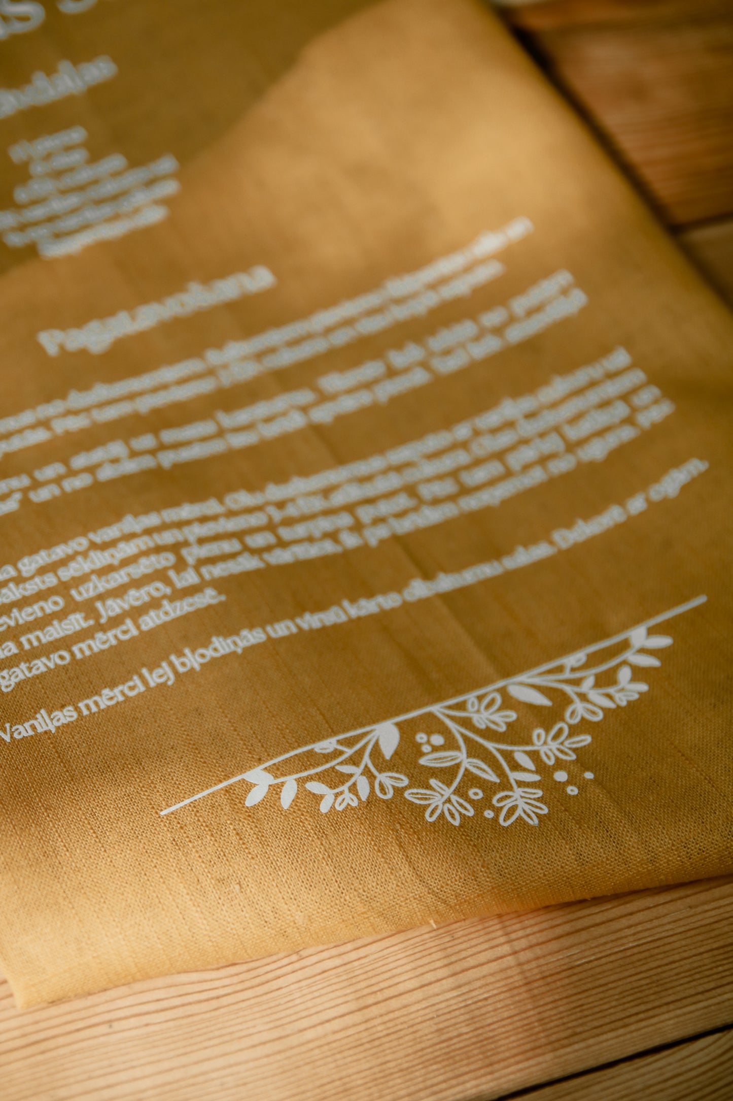 Lina dvielītis, Peldošās salas, dzeltens