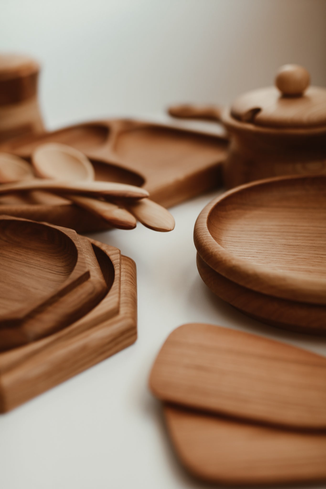 JAUNUMS! Koka trauku dāvanu sets