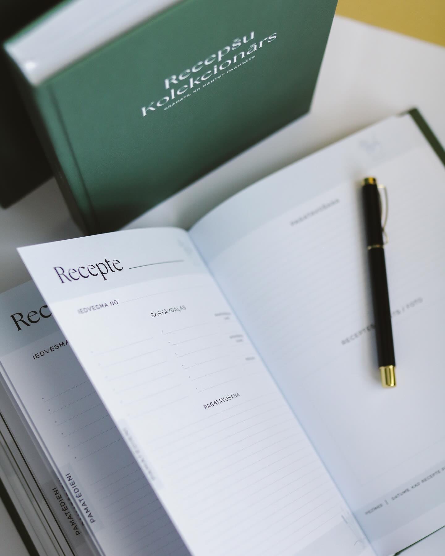 Divas grāmatas Recepšu kolekcionārs