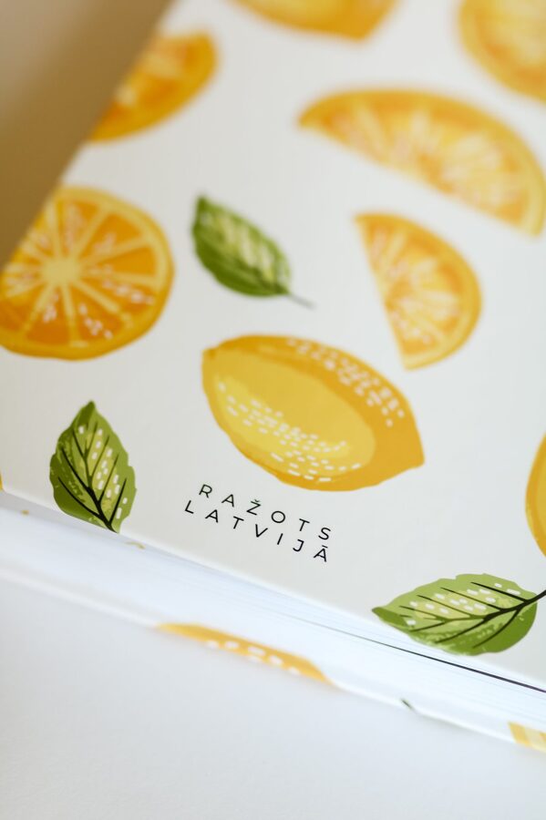 GIFT BUNDLE. Divas Recepšu kolekcionāra grāmatas, citronu dizains